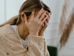 5 Cara Atasi Stres, Salah Satunya Cukup Minum Teh, Cobain!