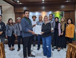 HMI Cabang Malang Serahkan Dokumen Modul Pendampingan Pariwisata Desa Hijau kepada DPRD Kota Batu