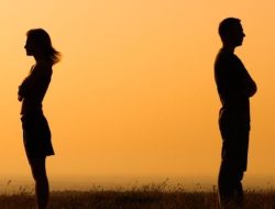 Masih Sering Ingat Mantan Pacar? Ini Caranya Agar Kalian Cepat ‘Move On’