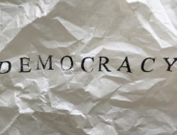 Mengawal Proses Transisi Demokrasi