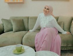 Dapat Kado di Hari Ibu dari Putra Sulungnya, Irish Bella: Love You Anak Sholeh