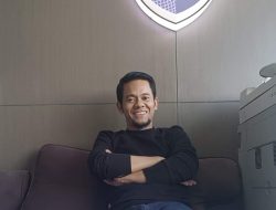 Wartawan-Pengamat Seratus Ribuan