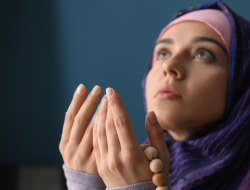 Kumpulan Doa untuk Orang Tua: Arab, Latin, dan Artinya