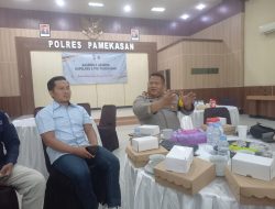 Sharing dengan Kapolres Pamekasan, Ketua PWI Minta Polisi Tak Alergi Kritik