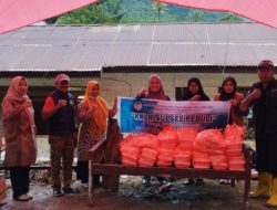 Terus Bergerak, KKLR Sulsel Kembali Salurkan 300 Porsi Nasi Kotak untuk Warga Korban Banjir di Desa Kadundung Luwu