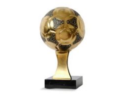 Trofi Bola Emas Milik Diego Maradona Bakal Dilelang Aguttes Pada 6 Juni Mendatang!