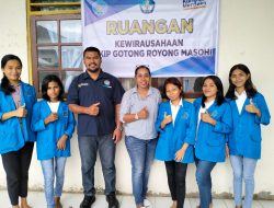 MAHASISWA STKIP GOTONG ROYONG MASOHI HASILKAN PRODUK MINUMAN KESEHATAN BERBASIS POTENSI LOKAL