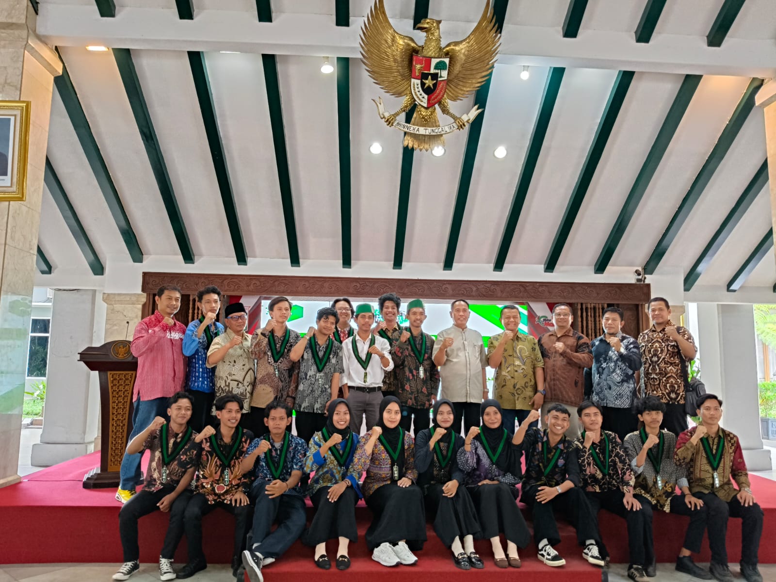 Foto bersama dalam acara pelantikan HMI Komisariat Jabal Thareeq